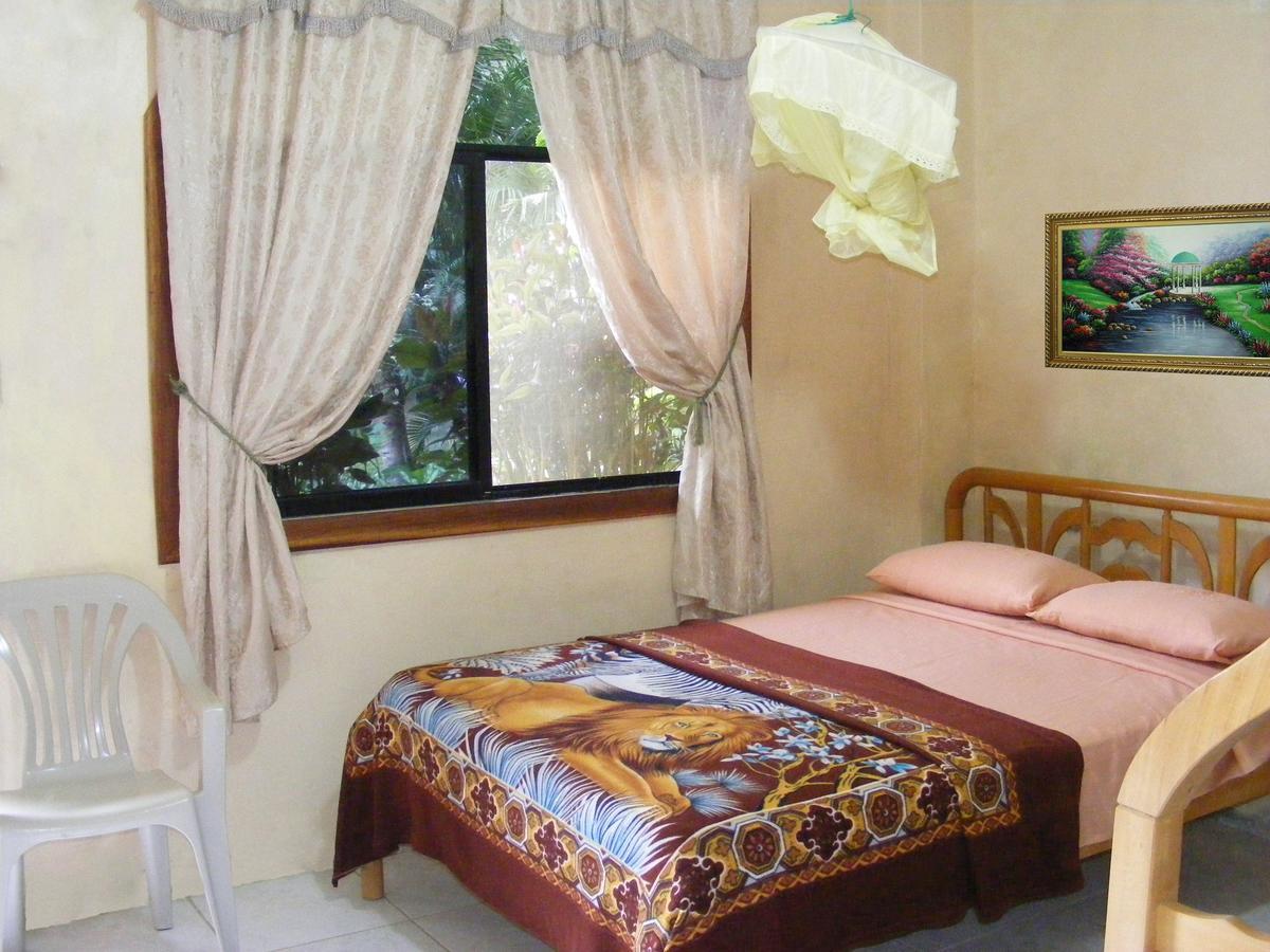 Hostal Maxima Puerto López Extérieur photo
