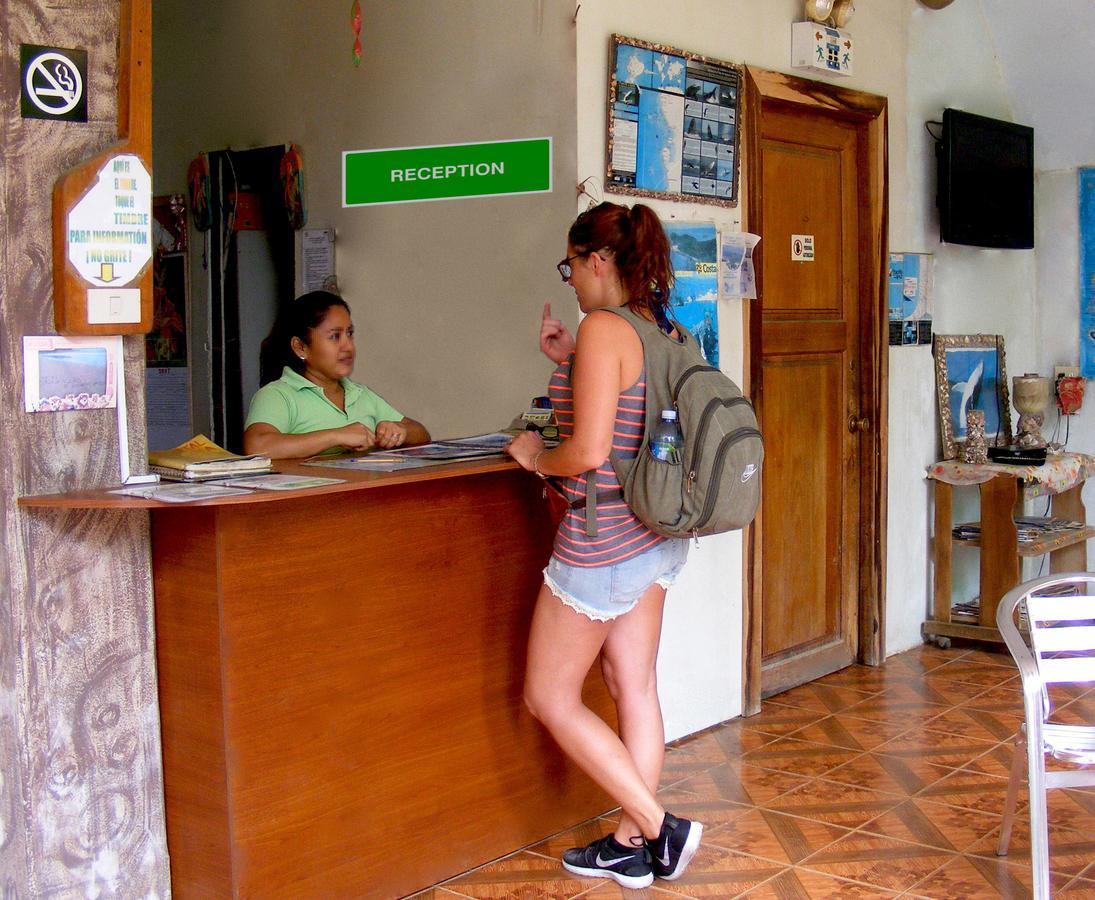 Hostal Maxima Puerto López Extérieur photo
